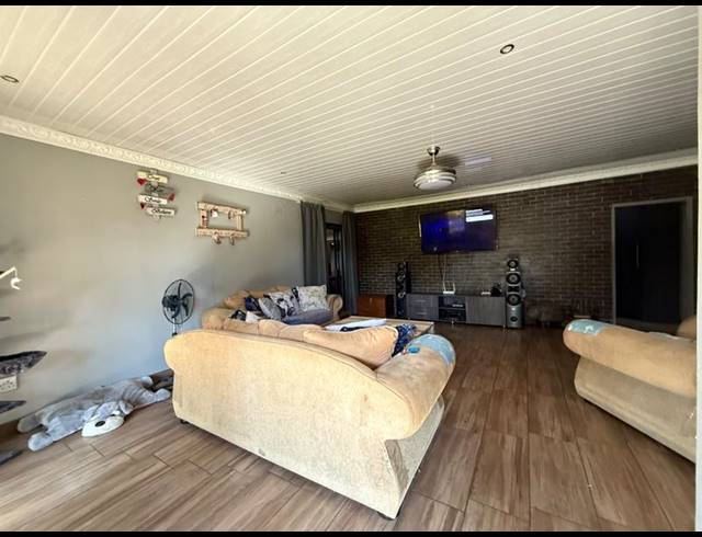 6 BEDROOM HOUSE FOR SALE IN VANDERBIJLPARK CW 6